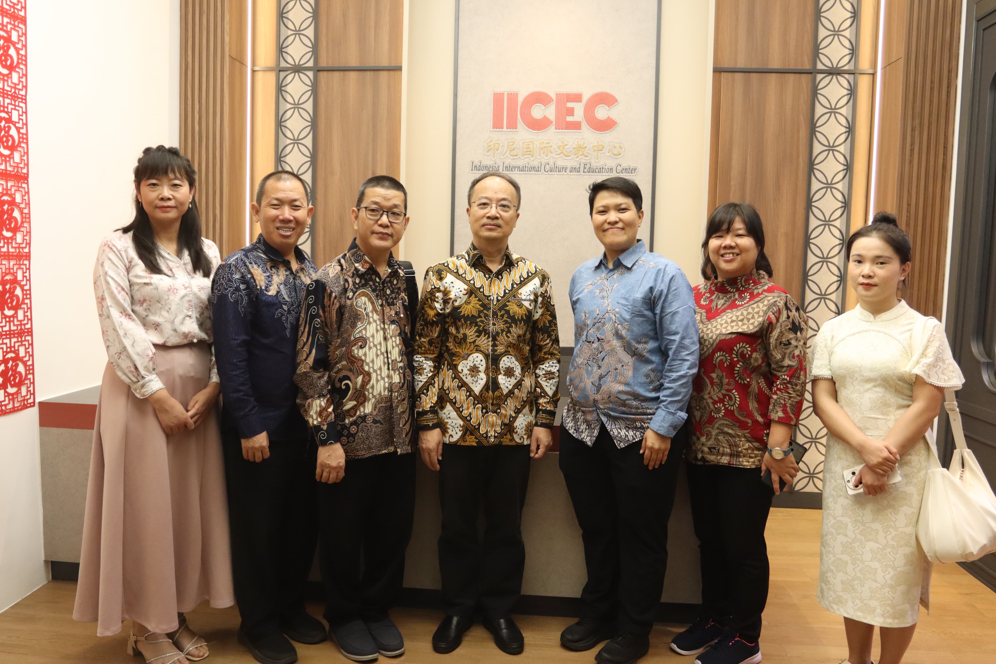 Kunjungan Balasan Konsul Jenderal Tiongkok di Medan, Huang He, ke Indonesia International Culture and Education Center (IICEC)